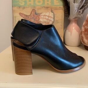 Open toe bootie size 9 black